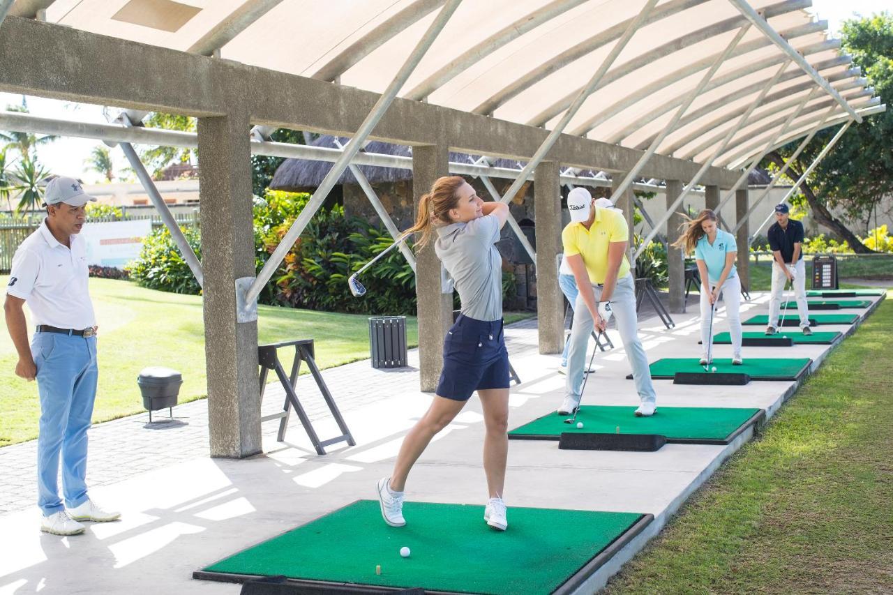 Constance Prince Maurice Poste de Flacq Exteriér fotografie Golfers practicing at a driving range