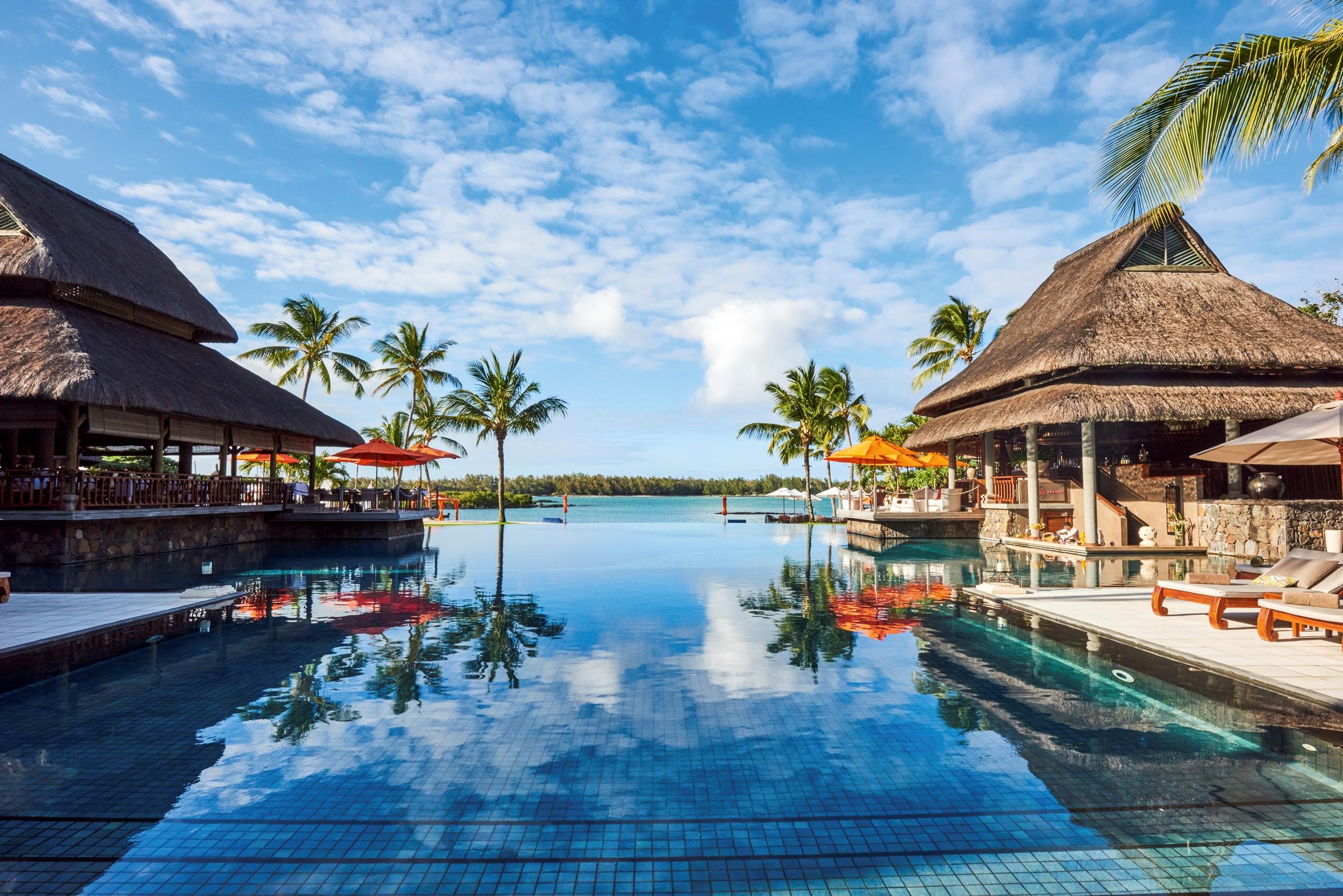 Constance Prince Maurice Poste de Flacq Exteriér fotografie The pool at the resort