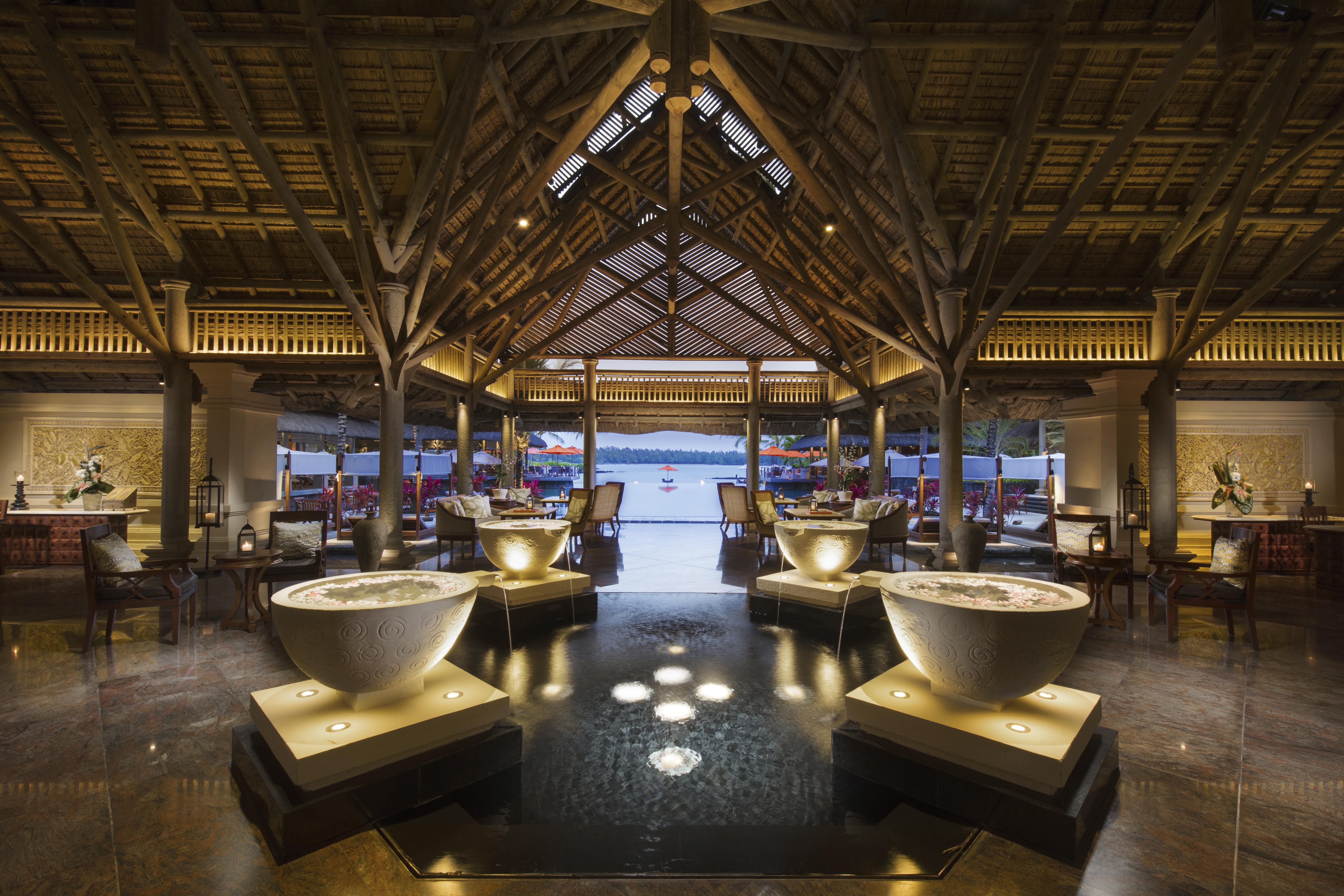 Constance Prince Maurice Poste de Flacq Exteriér fotografie The restaurant at the resort